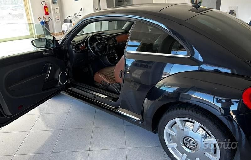 Usata VW Beetle Edition 140 CV (102 kW) 2013 Nero Utilitaria