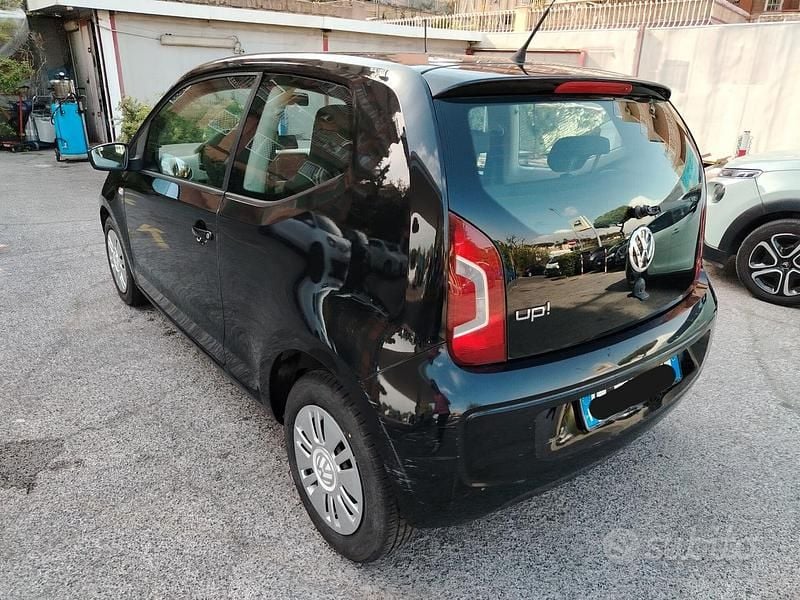 Begagnad VW up! 75 HK (55 kW) 2012 Svart Halvkombi