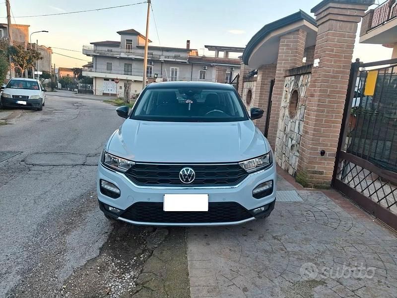 Usata VW T-Roc Advance 116 CV (85 kW) 2018 Argento SUV