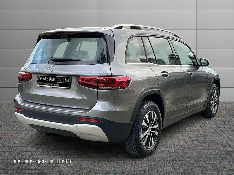 Usata Mercedes GLB200 150 CV (110 kW) 2023 Grigio montagna SUV