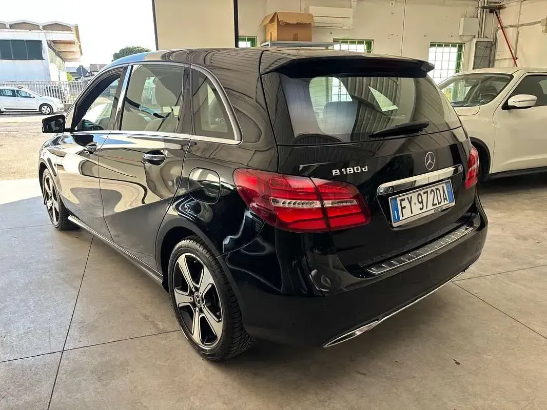 Usata Mercedes B180 109 CV (80 kW) 2017 Utilitaria