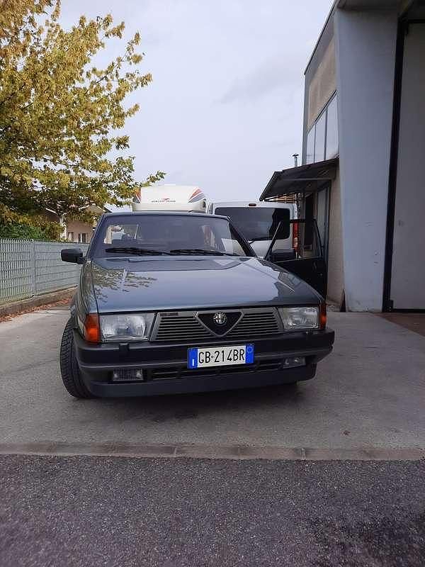 Usata Alfa Romeo 75 120 CV (88 kW) 1986 Berlina