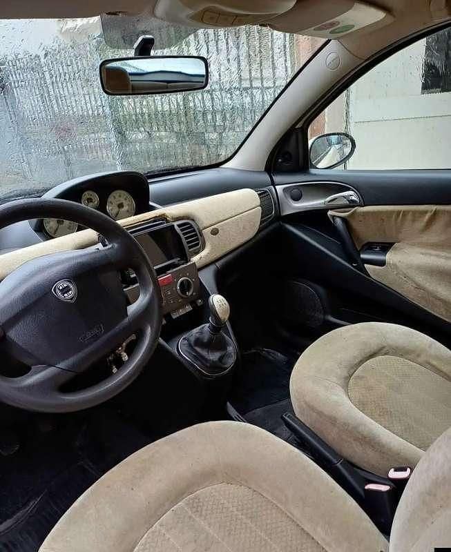 Usata Lancia Ypsilon 60 CV (44 kW) 2004 Utilitaria