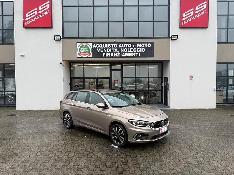 Usata Fiat Tipo Lounge 120 CV (88 kW) 2018 Marrone Station wagon