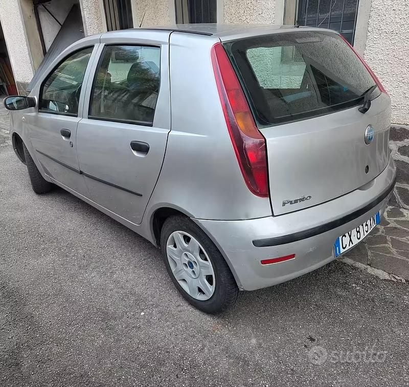 Usata Fiat Punto 59 CV (43 kW) 2005 Grigio Utilitaria