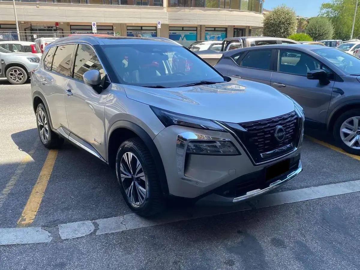 Usata Nissan X-Trail 158 CV (116 kW) 2023 Grigio SUV