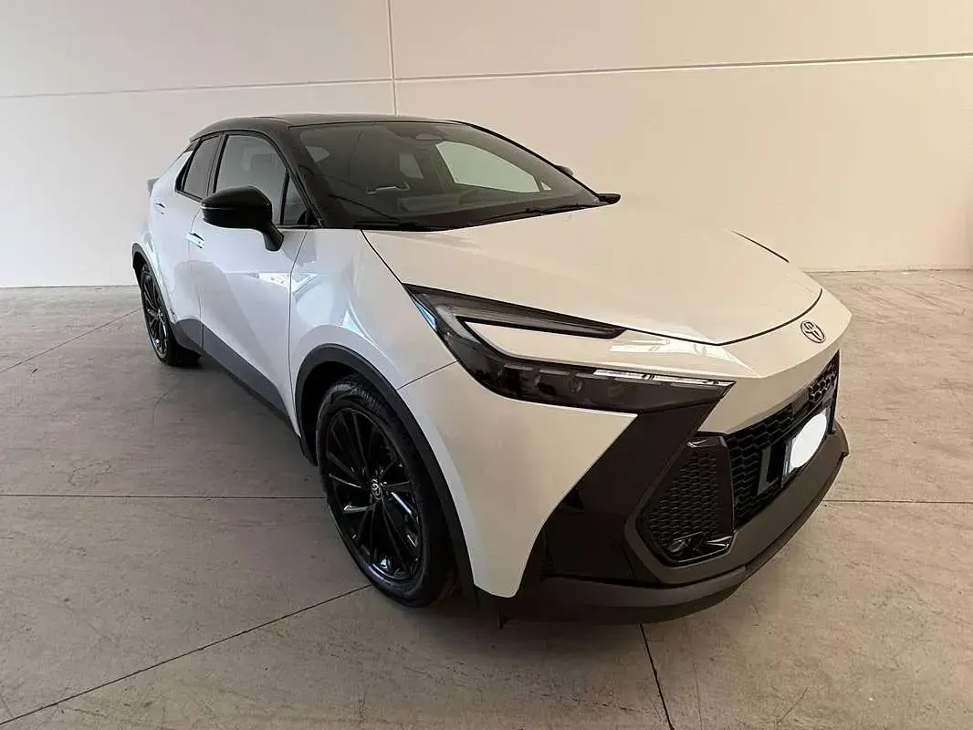 Usata Toyota C-HR Sport 200 CV (147 kW) 2024 Bianco SUV