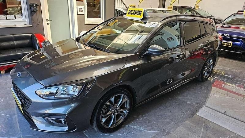Usata Ford Focus ST-Line 125 CV (91 kW) 2020 Grigio Station wagon