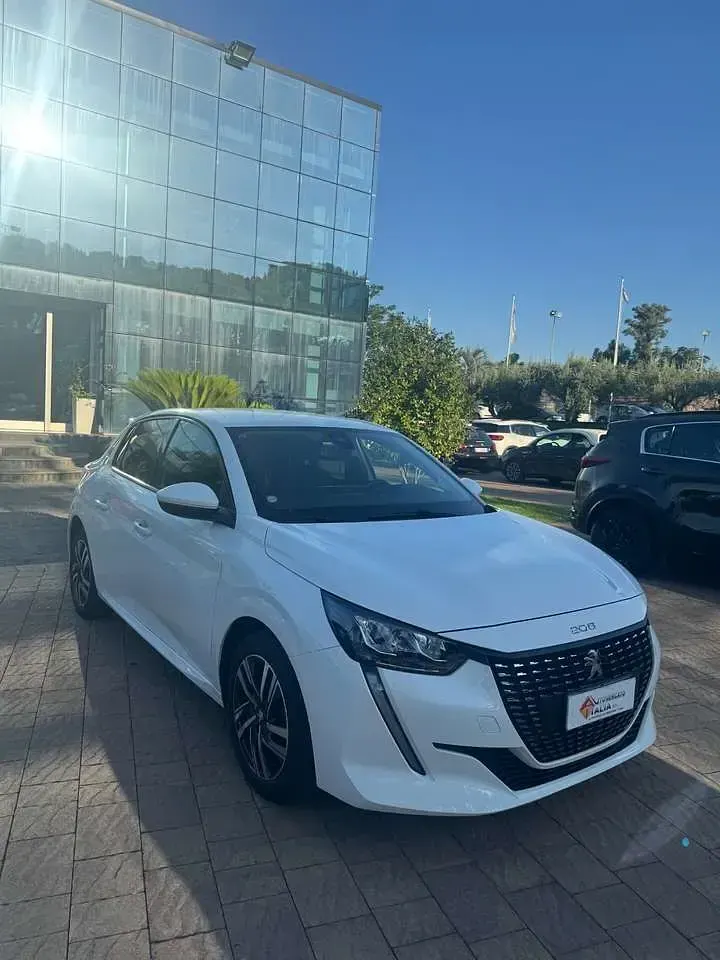 Usata Peugeot 208 Allure 101 CV (74 kW) 2021 Bianco Utilitaria