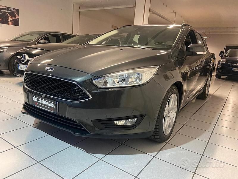 Usata Ford Focus Titanium 120 CV (88 kW) 2016 Grigio Station wagon