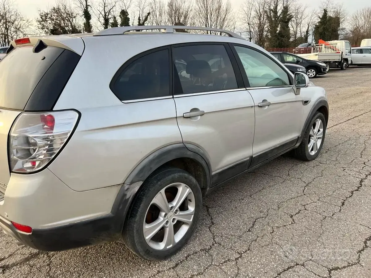 Usata Chevrolet Captiva LTZ 184 CV (135 kW) 2013 Grigio SUV