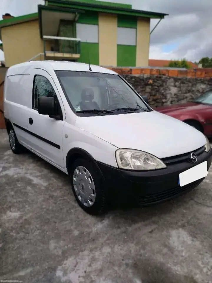 Usata Opel Combo 97 CV (71 kW) 2009 Bianco Monovolume