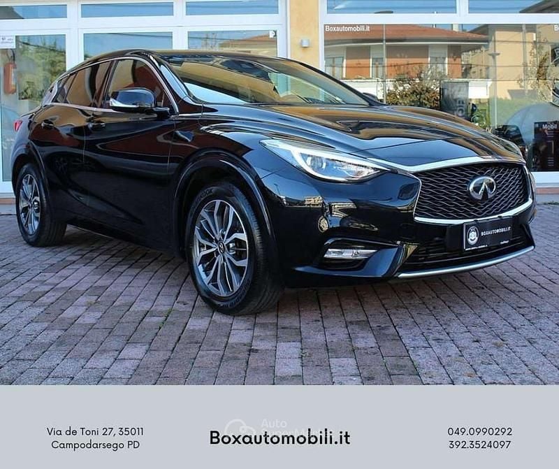 Nero Usata 2019 Infiniti Q30 Business Tre volumi | 15.900 € (Buon prezzo) - Immagine 1/4