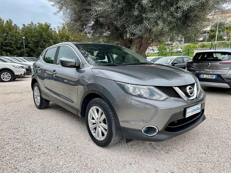 Usata Nissan Qashqai 110 CV (80 kW) 2016 Grigio SUV