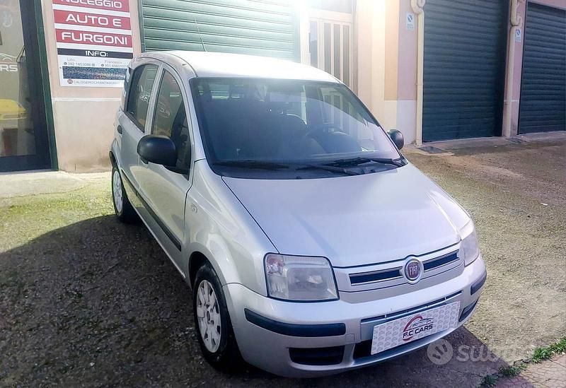 Usata Fiat Panda Active 70 CV (51 kW) 2011 Grigio Utilitaria