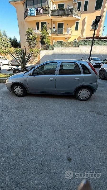 Usata Opel Corsa 58 CV (42 kW) 2003 Grigio Utilitaria