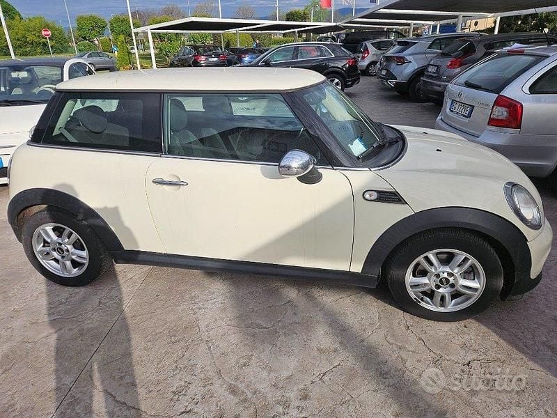 Usata Mini ONE 90 CV (66 kW) 2012 Bianco Utilitaria