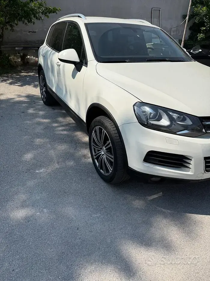 Usata VW Touareg 240 CV (176 kW) 2010 Bianco SUV