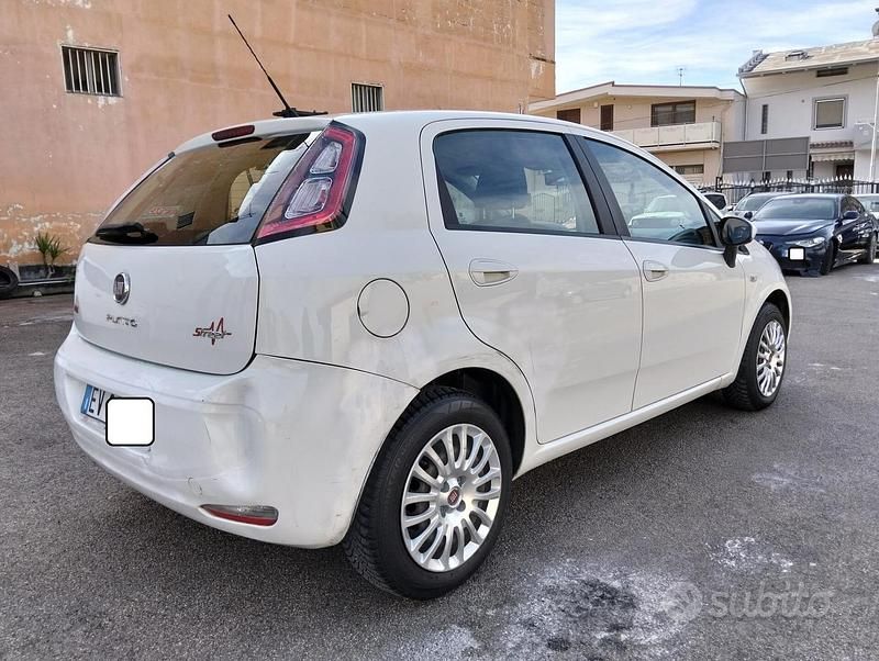 Usata Fiat Punto Street 69 CV (50 kW) 2014 Bianco Utilitaria