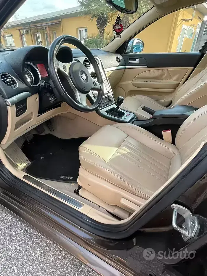 Usata Alfa Romeo 159 Distinctive 260 CV (191 kW) 2008 Marrone Station wagon