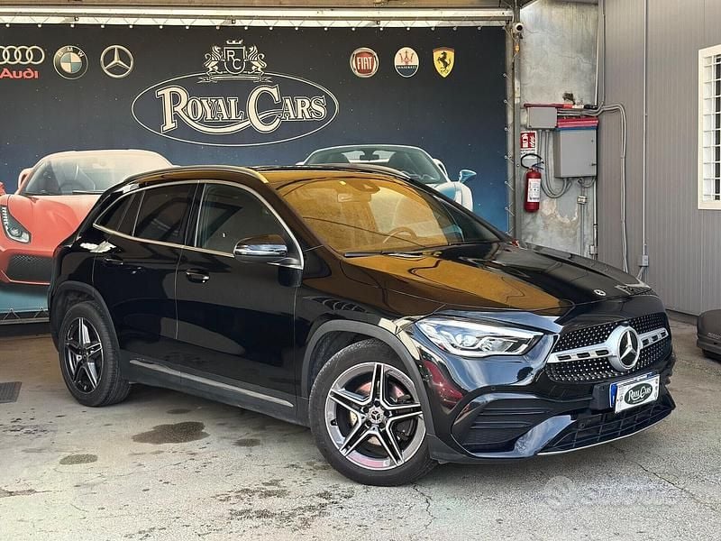 Usata Mercedes GLA200 Premium 150 CV (110 kW) 2022 Nero SUV