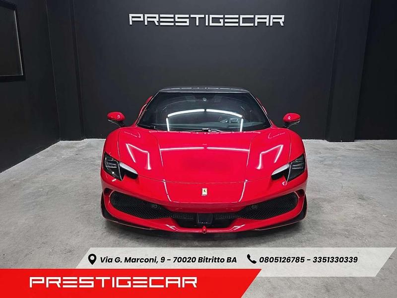 Usata Ferrari 296 829 CV (609 kW) 2024 Rosso corsa Coupé