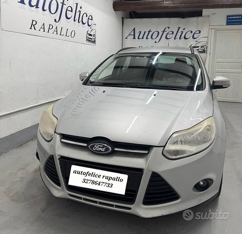 Usata Ford Focus 115 CV (84 kW) 2012 Grigio Station wagon