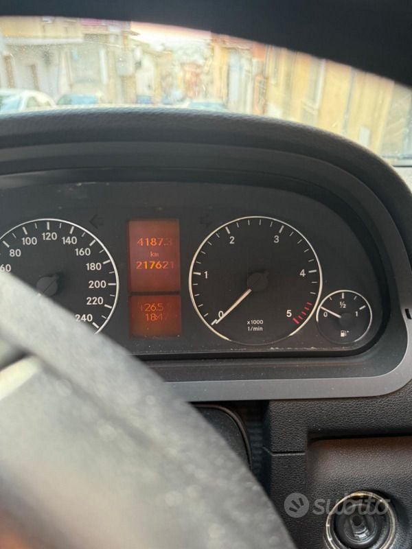 Usata Mercedes A180 109 CV (80 kW) 2006 Grigio Monovolume