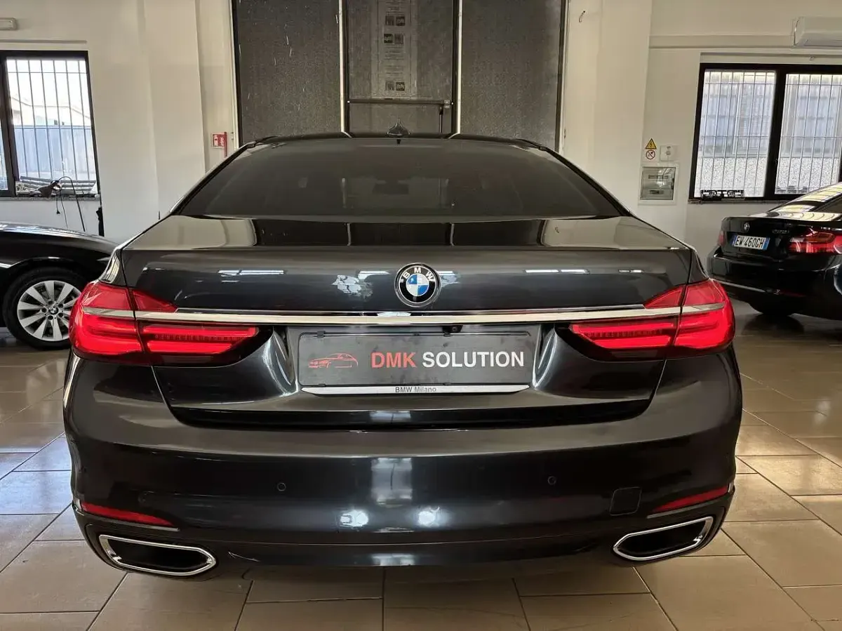 Usata BMW 730 265 CV (194 kW) 2017 Singapurgrau Berlina