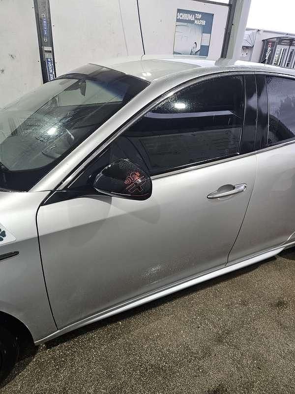 Usata Alfa Romeo Giulietta Distinctive 140 CV (102 kW) 2013 Utilitaria