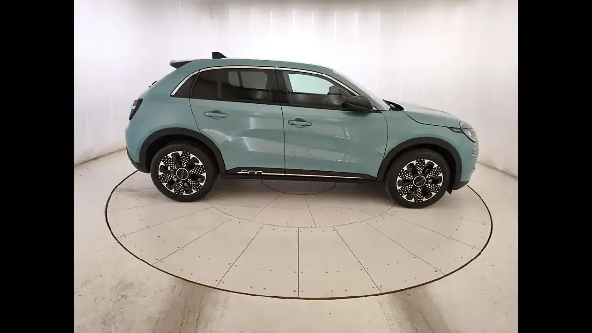 Usata Fiat 600 La Prima 101 CV (74 kW) 2025 Azzurro acqua ch SUV