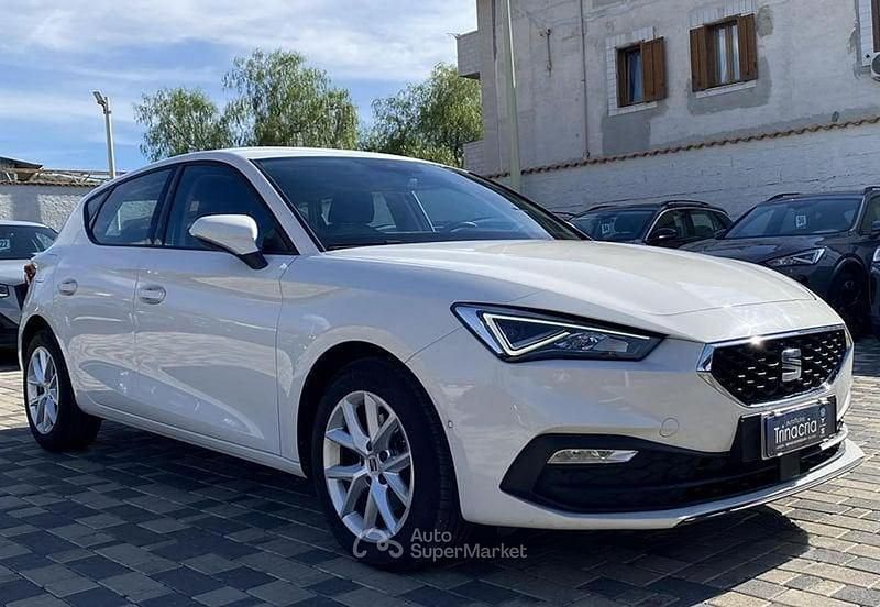 Usata Seat Leon Style 150 CV (110 kW) 2022 Bianco Berlina