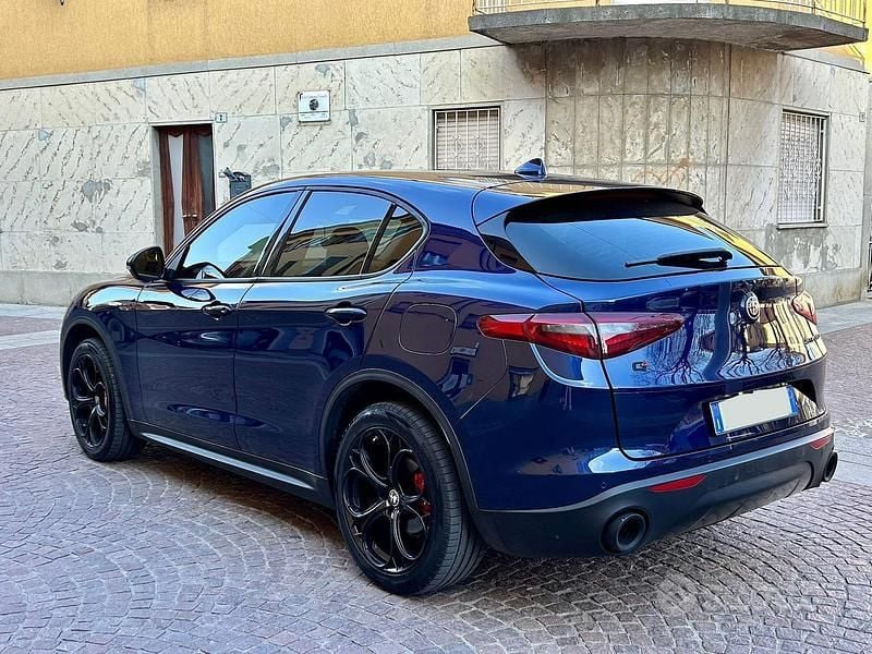 Usata Alfa Romeo Stelvio 190 CV (139 kW) 2019 Blu SUV