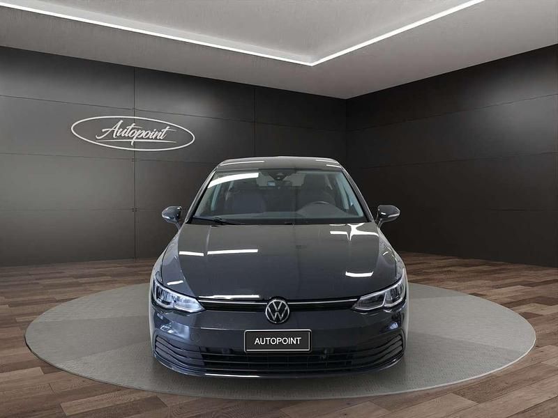 Usata VW Golf VIII Life 116 CV (85 kW) 2024 Grigio Utilitaria