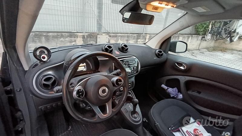 Usata Smart ForTwo Electric Drive 44 kW (61 CV) 2019 Grigio Utilitaria