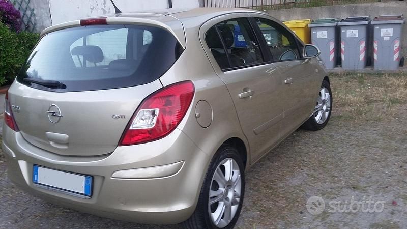 Usata Opel Corsa 90 CV (66 kW) 2007 Berlina