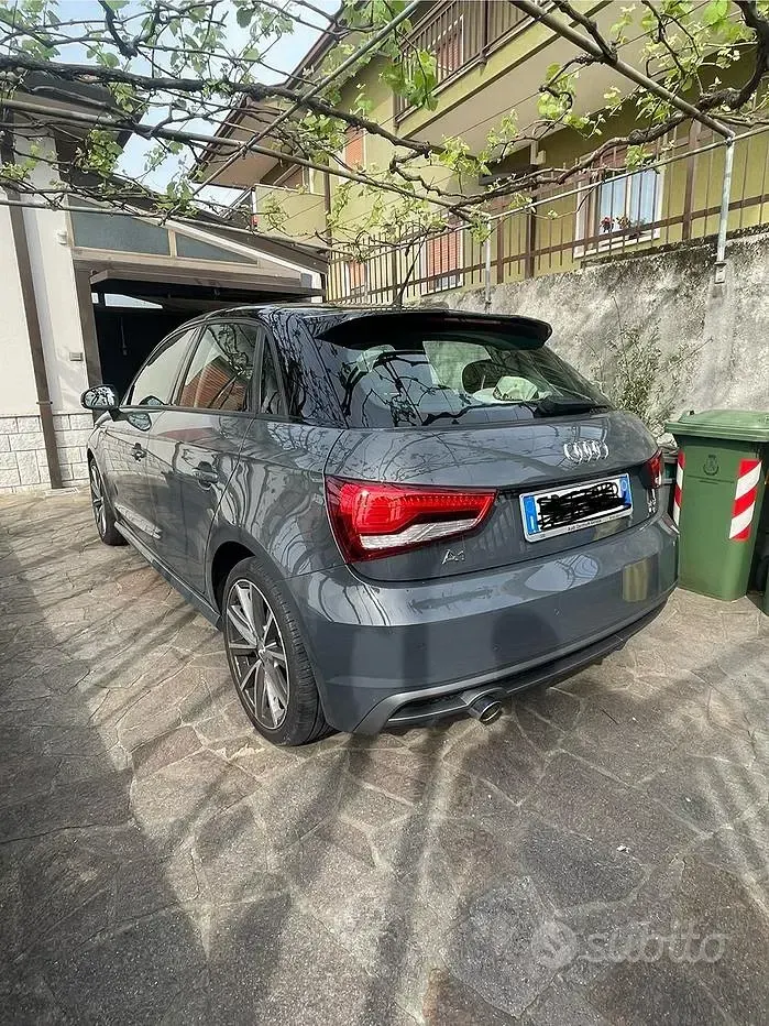 Usata Audi A1 Admired 95 CV (69 kW) 2018 Grigio Berlina