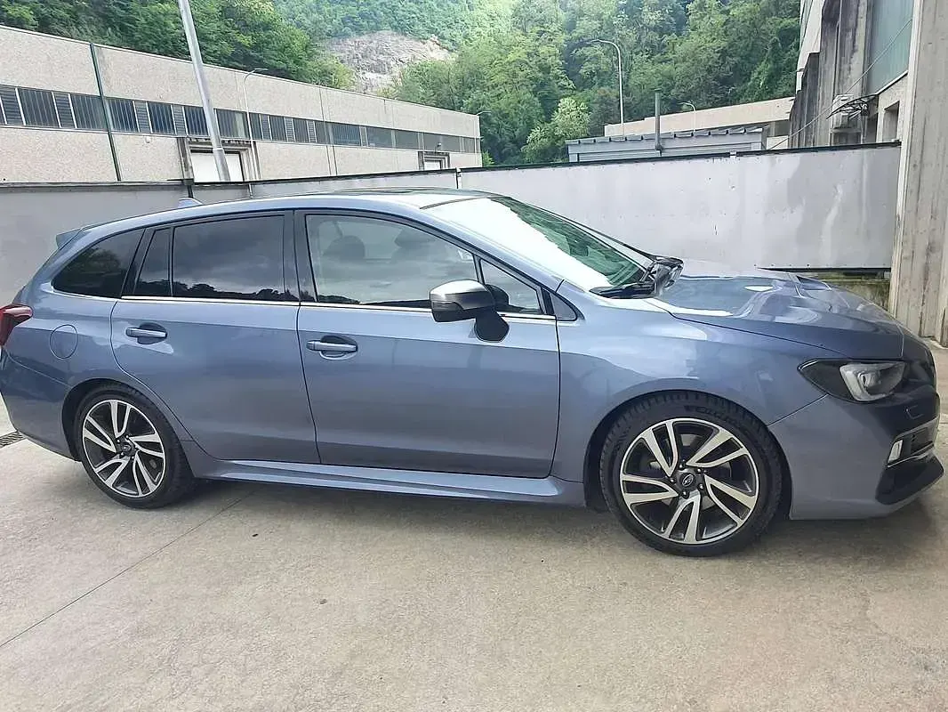 Usata Subaru Levorg Style 170 CV (125 kW) 2016 Blu/azzurro Station wagon