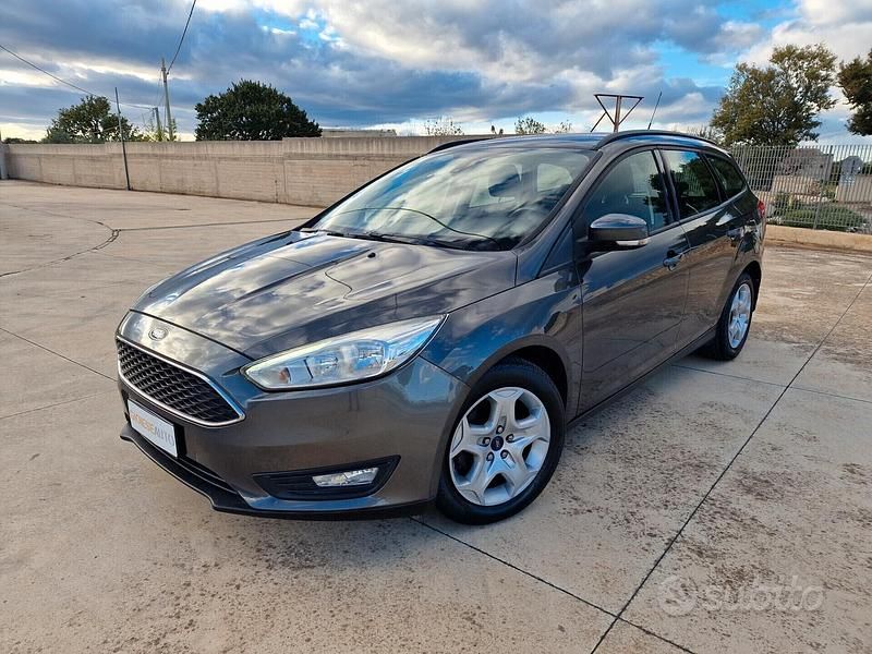 Begagnad Ford Focus 95 HK (69 kW) 2015 Grå Kombi