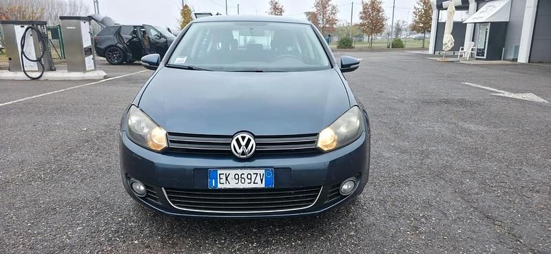 Grigio Usata 2012 VW Golf Highline Tre volumi | 4400 € (Buon prezzo) - Immagine 1/4