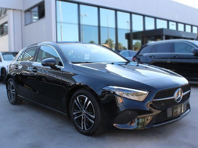 Usata Mercedes A180 Progressive 116 CV (85 kW) 2023 Nero Berlina