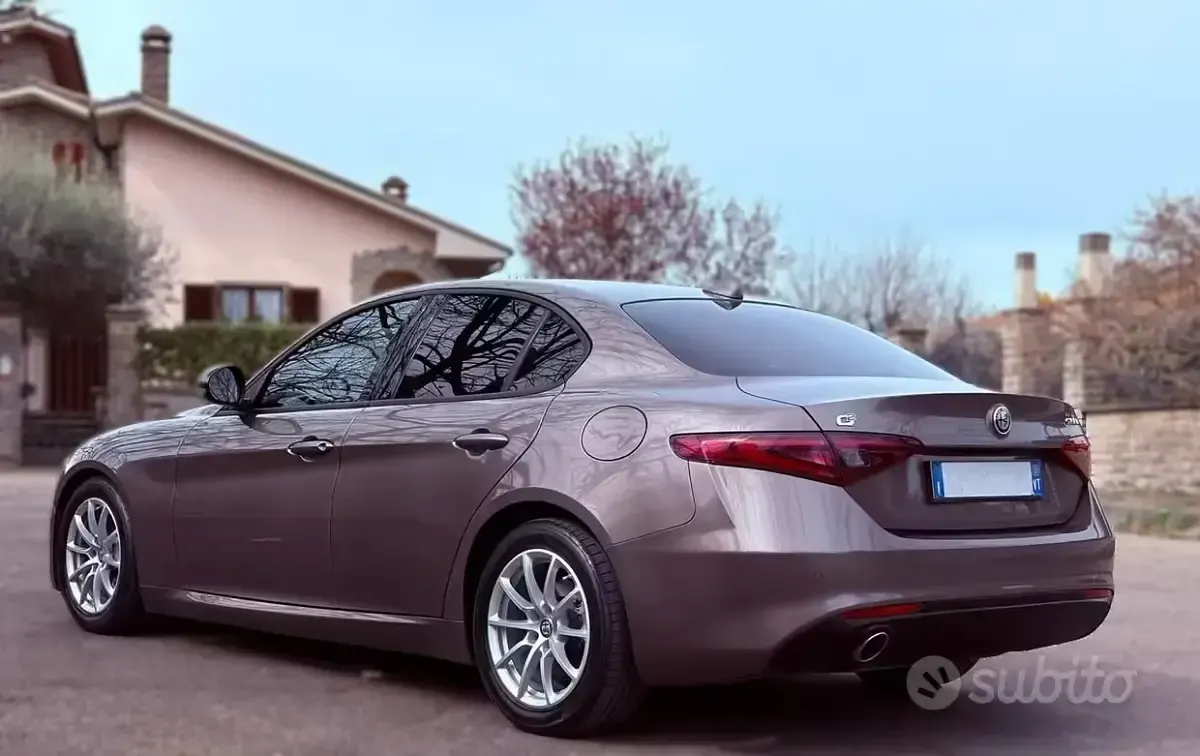 Usata Alfa Romeo Giulia 150 CV (110 kW) 2017 Berlina