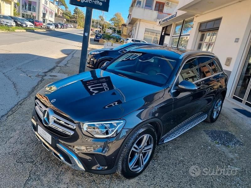 Usata Mercedes GLC220 194 CV (142 kW) 2019 Grigio Station wagon
