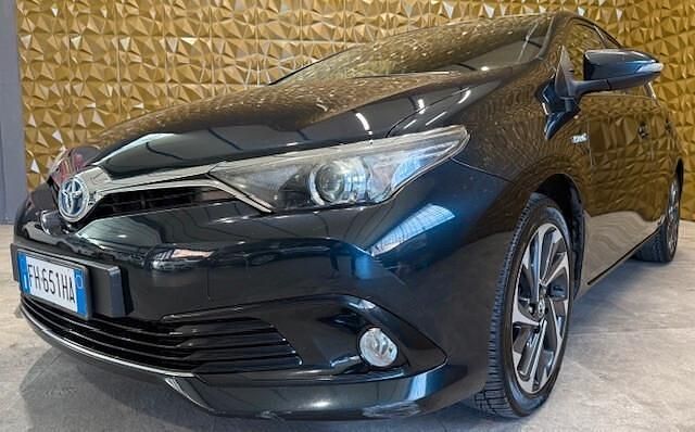 Usata Toyota Auris Hybrid Business Edition 99 CV (72 kW) 2017 Blu Berlina