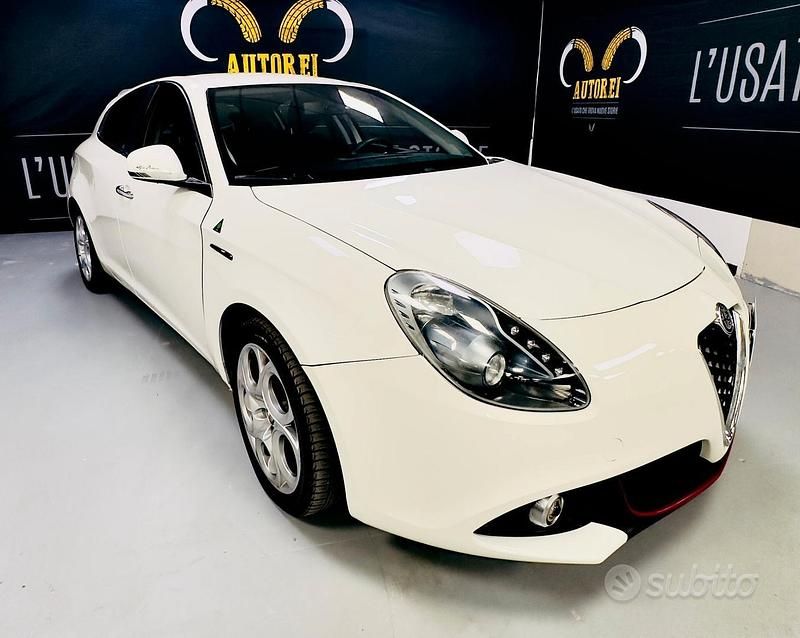 Usata Alfa Romeo Giulietta Distinctive 105 CV (77 kW) 2015 Bianco Utilitaria