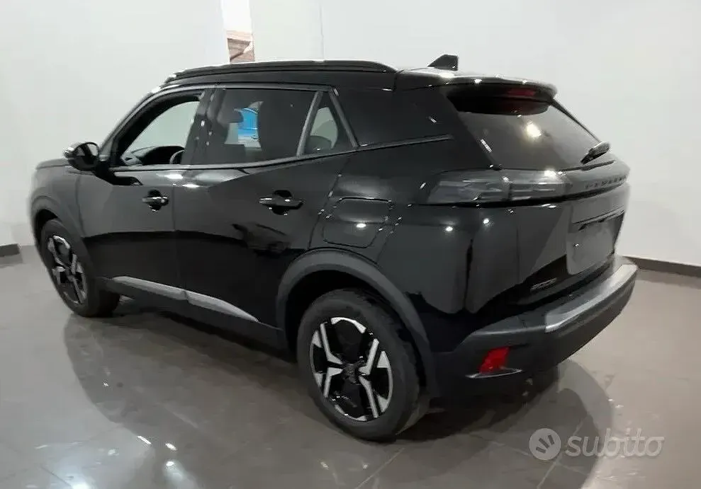 Usata Peugeot 2008 Allure 100 CV (73 kW) 2024 Nero SUV
