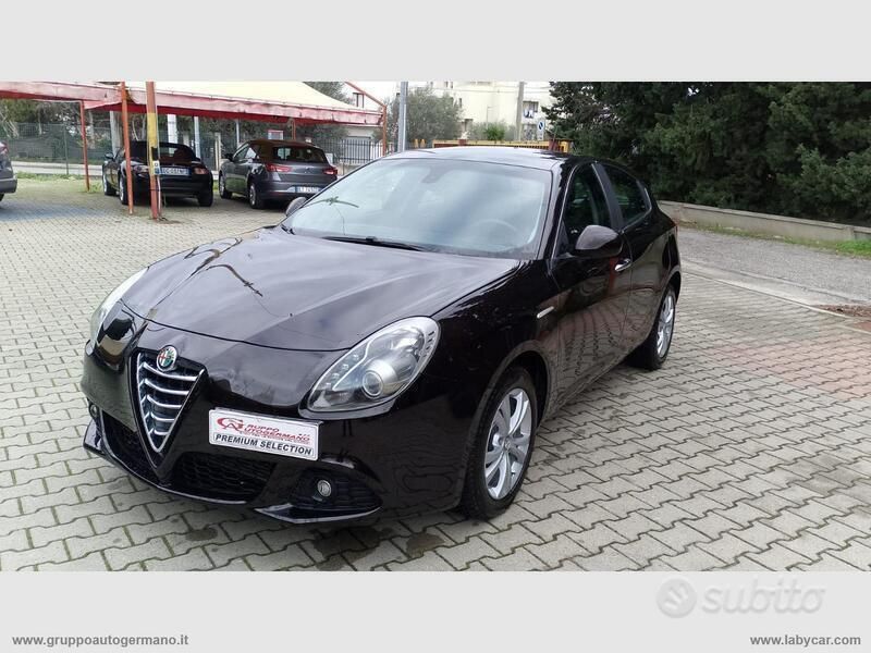 Nero Usata 2013 Alfa Romeo Giulietta Distinctive Due volumi | 7800 € (Cara) - Immagine 1/4