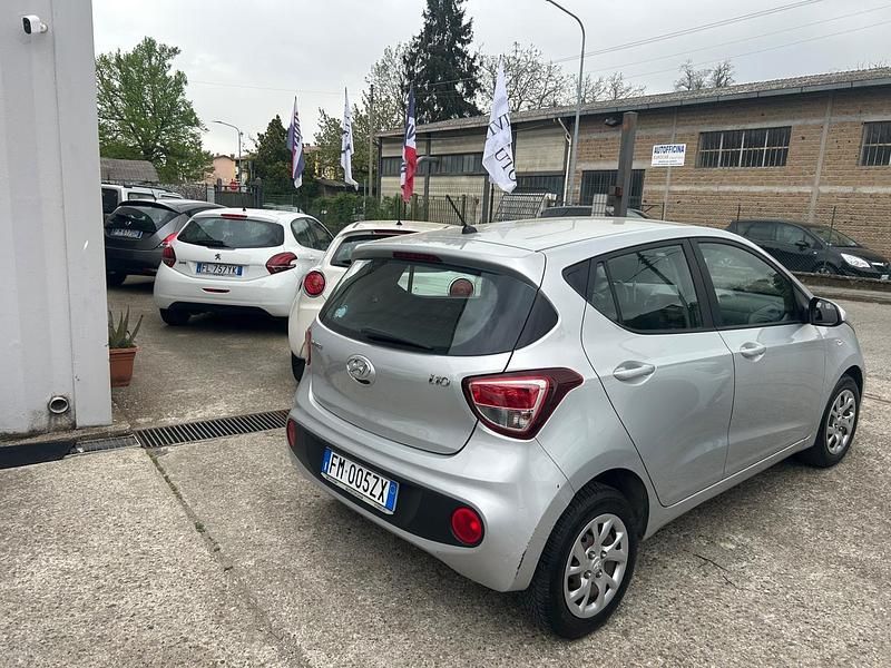 Brugt Hyundai i10 Comfort 69 HK (50 kW) 2018 Sølv Hatchback