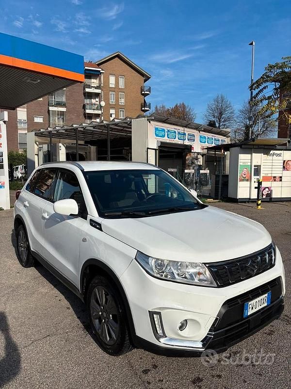 Bianco Usata 2018 Suzuki Vitara Station wagon | 12.000 € (Buon prezzo) - Immagine 1/4