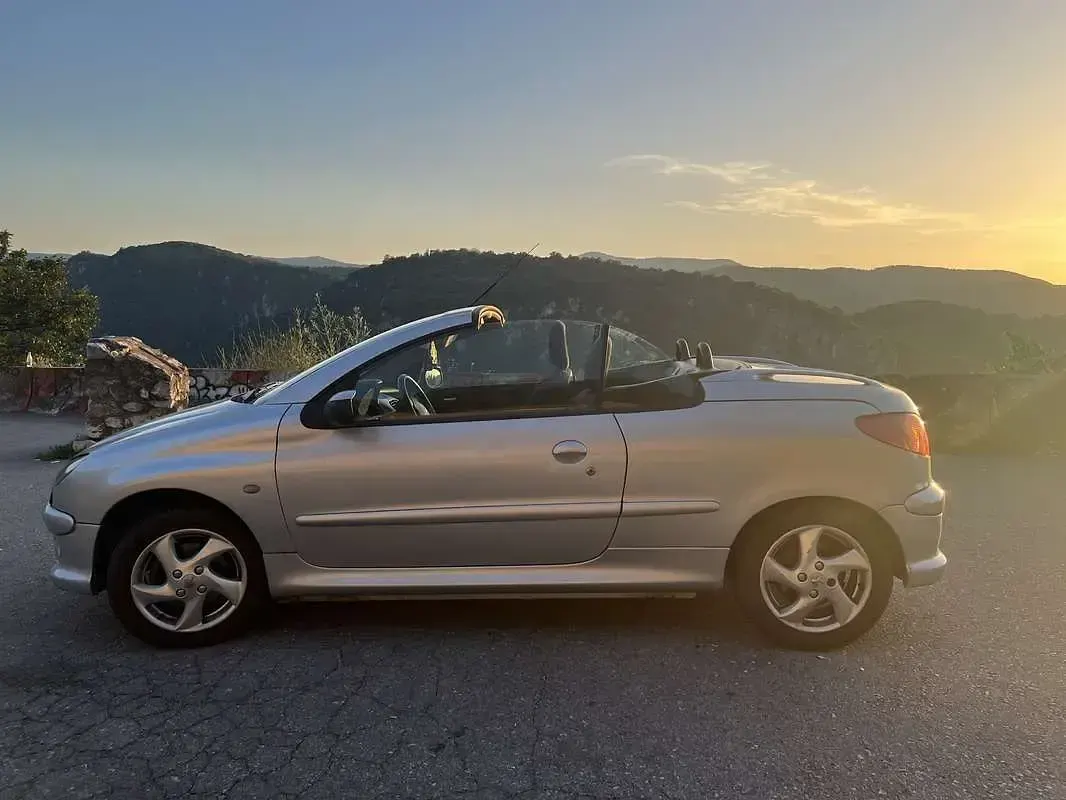 Usata Peugeot 206 CC Quiksilver 109 CV (80 kW) 2004 Cabrio